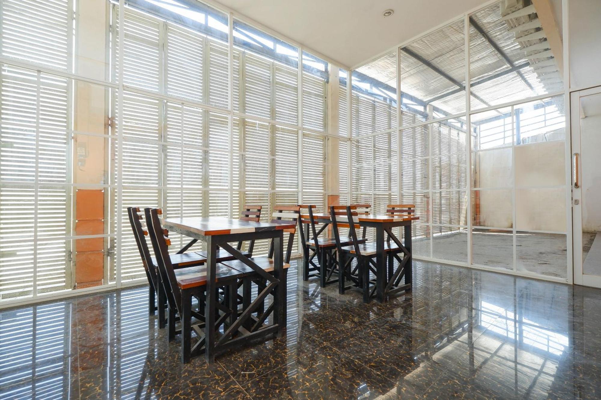 Unta Residence Semarang Exterior foto